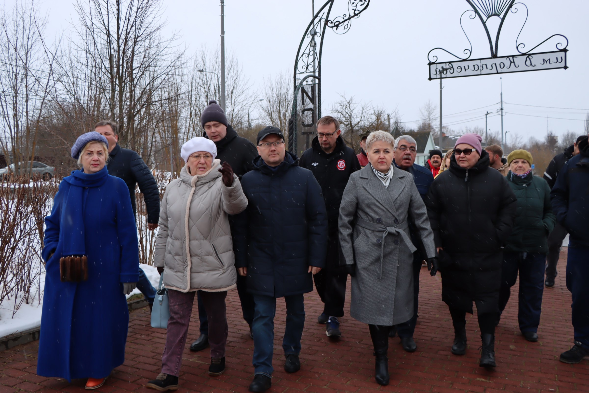 Депутаты муниципального округа  Вороново приняли участие в еженедельном обходе территории.
