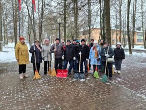 Депутат муниципального округа Вороново Галина Лушина приняла участие в мемориально-патронатной акции в поселке Рогово.