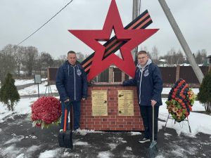Депутаты муниципального округа Вороново выступили с инициативой и провели мемориально-патронатную акцию.