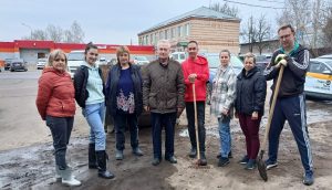 17 апреля сотрудники аппарата Совета депутатов муниципального округа Вороново провели субботник.