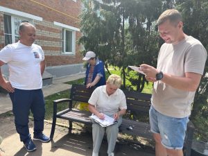 Муниципальные депутаты проверили качество капитального ремонта в поселке Рогово