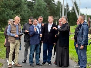 Депутаты муниципального округа Вороново приняли участие в еженедельном обходе территории главой управы района  Вороново.