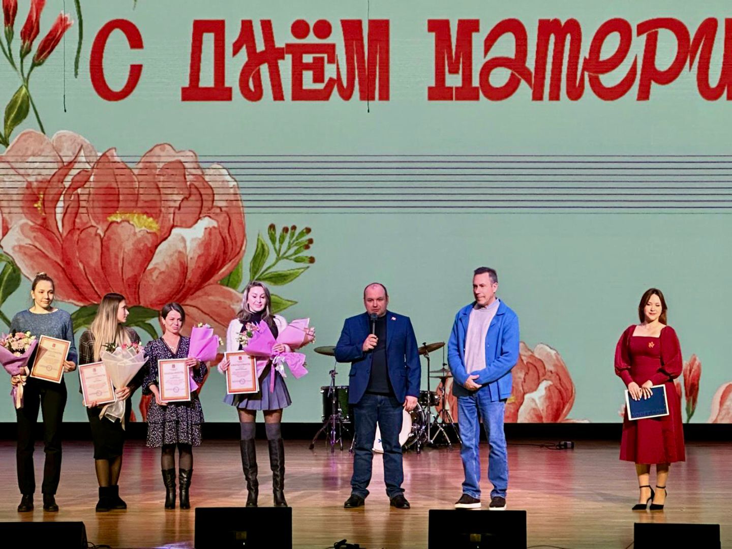 Депутаты муниципального округа Вороново приняли участие в мероприятии ДК «Кленово».