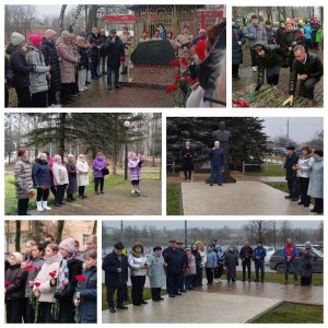 Депутаты Совета депутатов муниципального округа Вороново приняли участие в торжественных возложениях цветов.